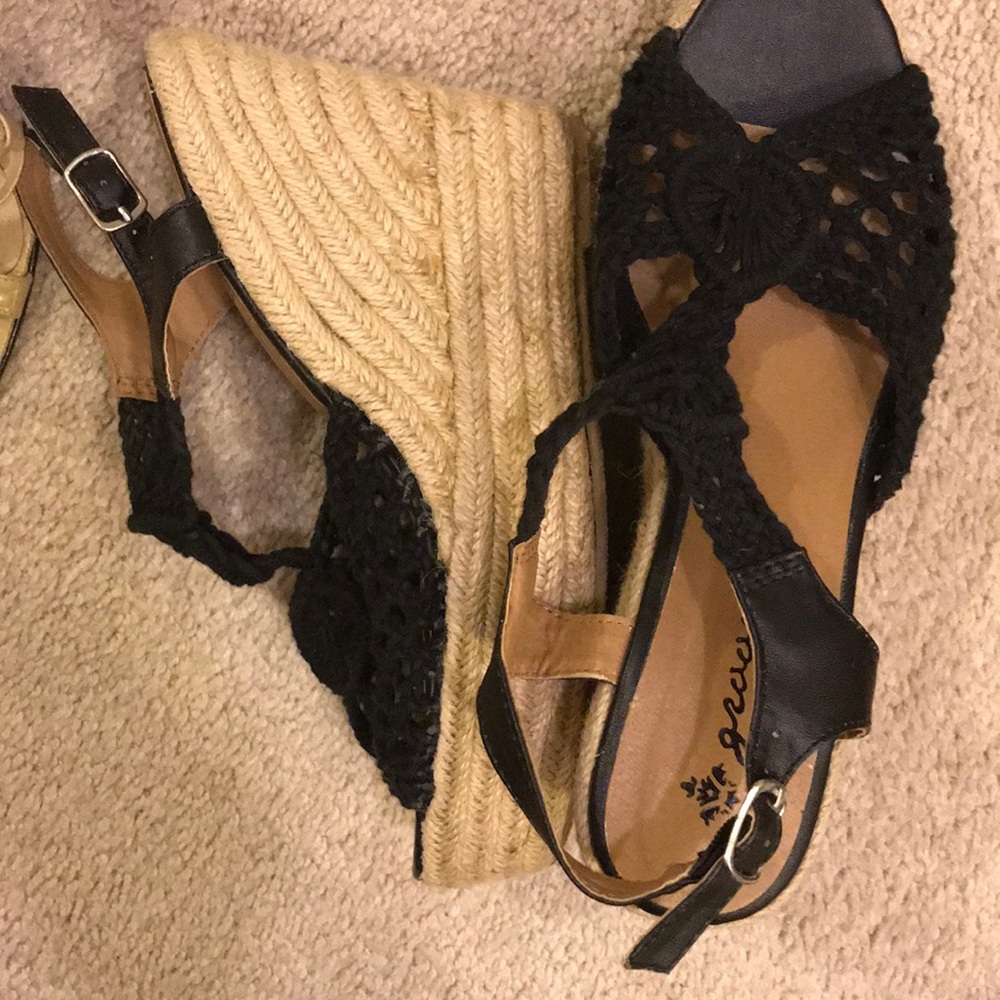 Shoe